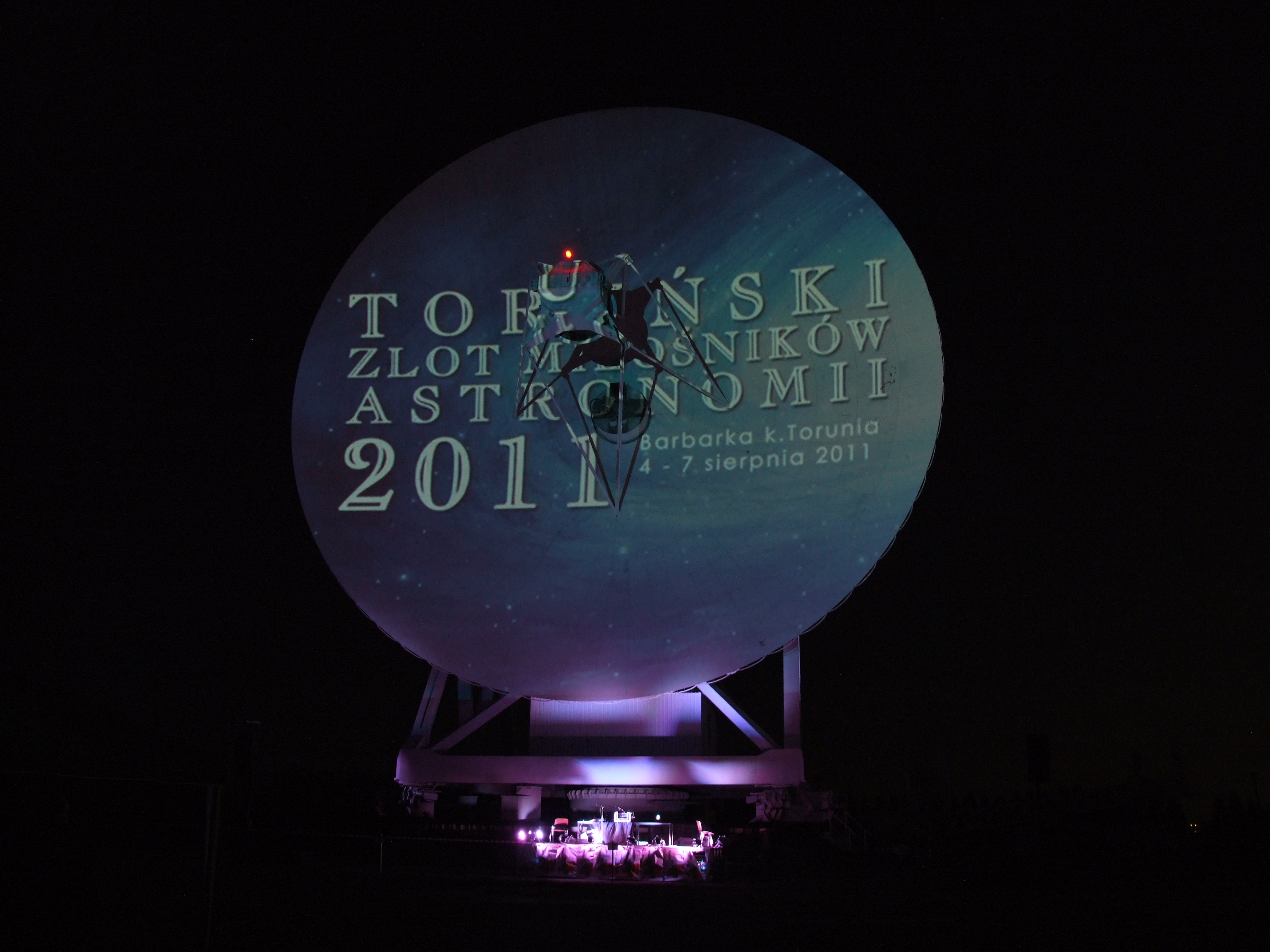 Radioteleskop z Logo TZMA2011